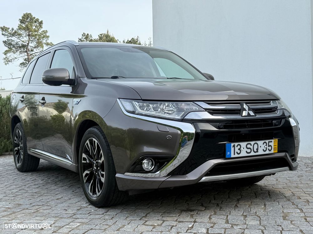 Mitsubishi Outlander 2.0 Instyle Navi - 6