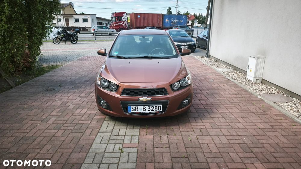 Chevrolet Aveo 1.6 LTZ - 9