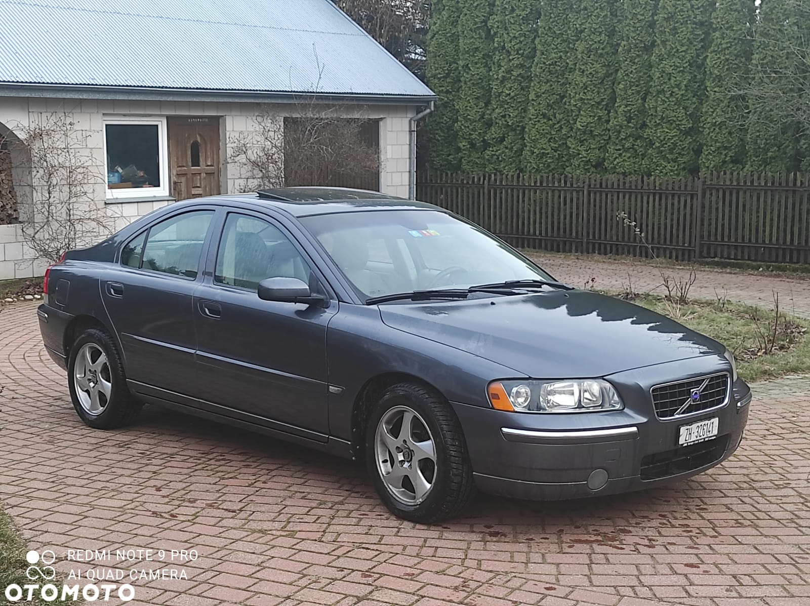 Volvo S60 2.5T AWD Momentum - 4