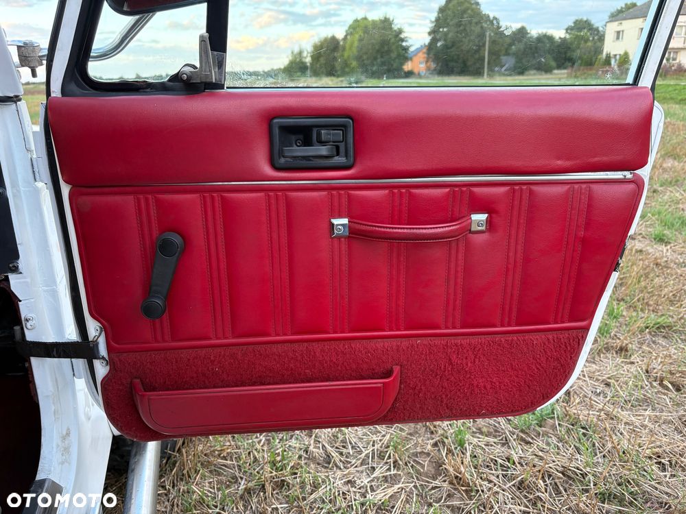 Jeep Wrangler 2.5L - 8