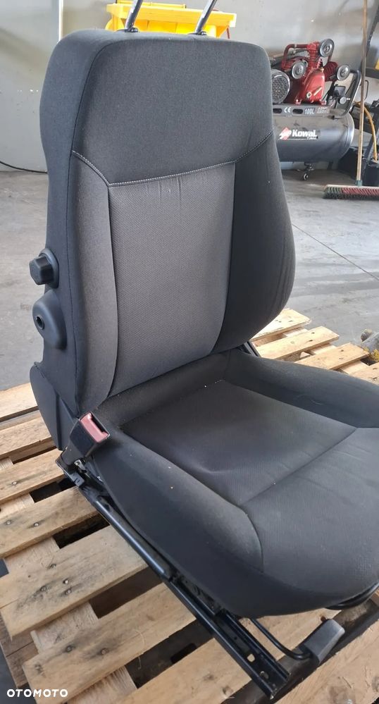 Opel Zafira B II fotel przód przedni prawy lewy - 5
