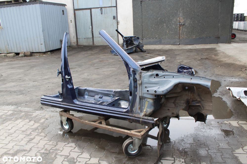 Mercedes E W124 ćwiartka przód prawa - 1