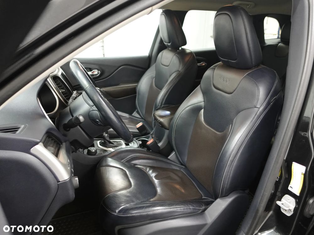 Jeep Cherokee - 20