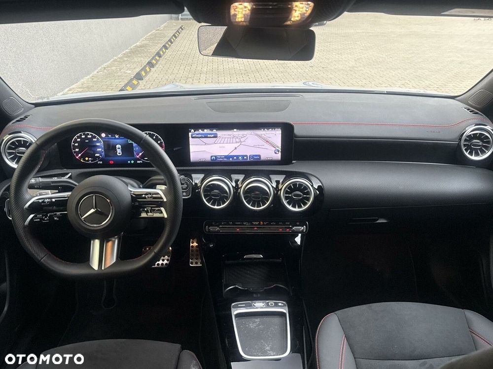 Mercedes-Benz CLA - 16