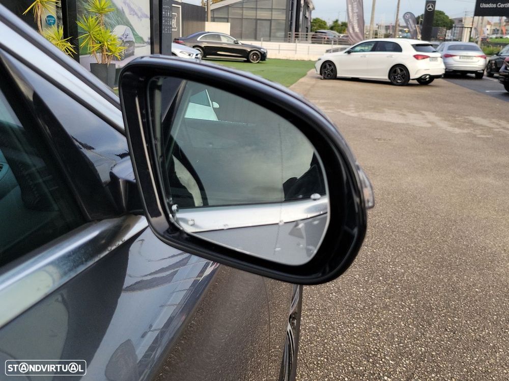 Mercedes-Benz E 220 d Avantgarde - 16