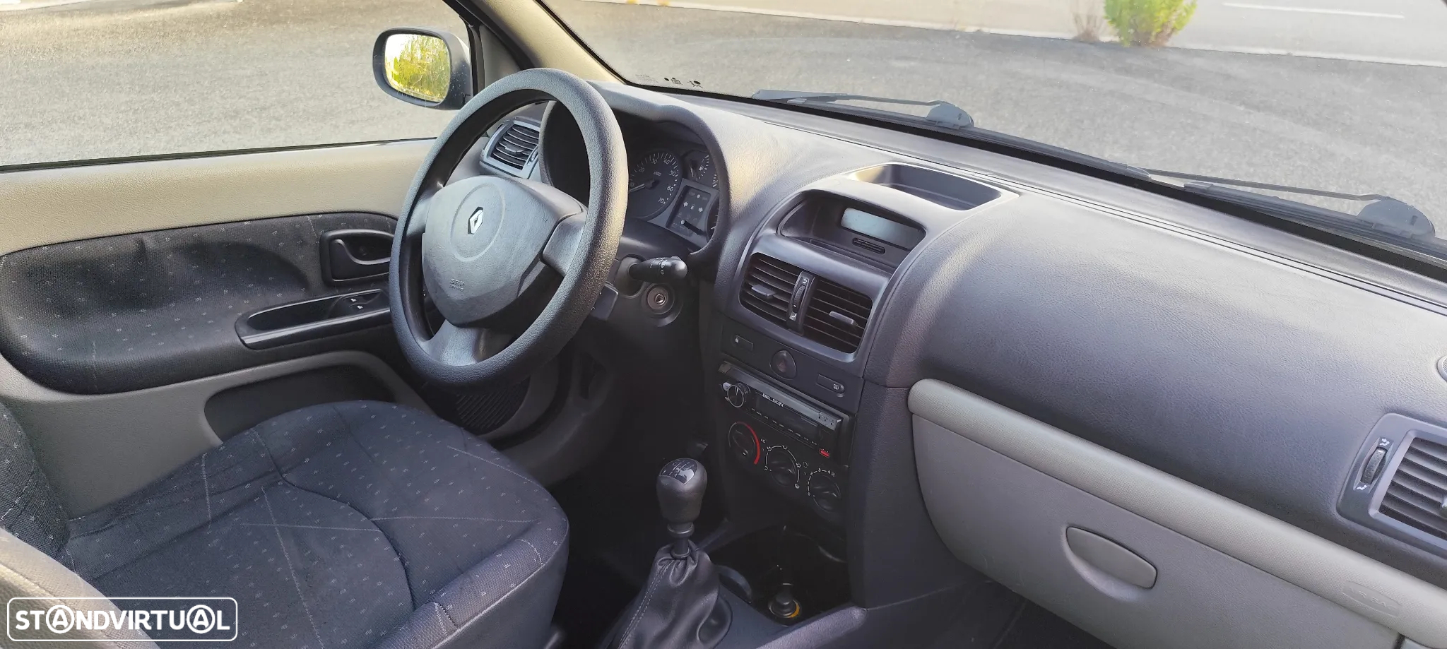 Renault Clio 1.2 16V Privilège - 15