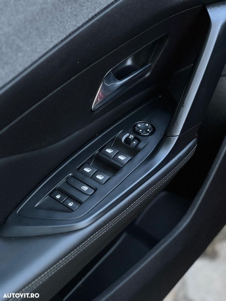 Peugeot 308 1.2 L PureTech Turbo S&S EAT8 Allure Pack - 13