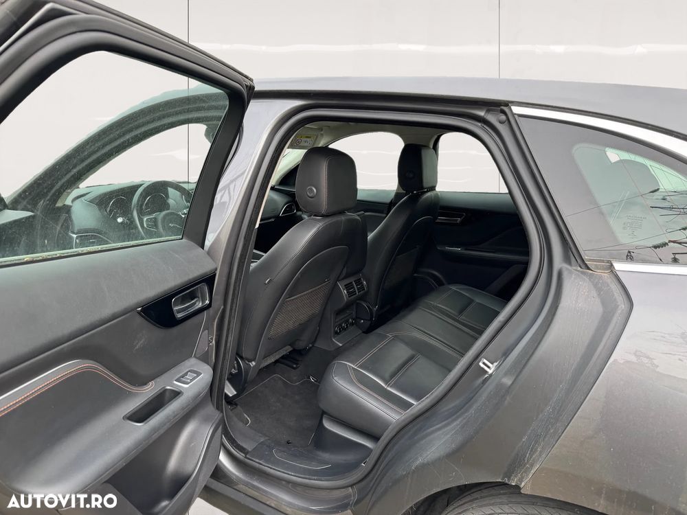 Jaguar F-Pace 20d AWD Aut. Prestige - 8