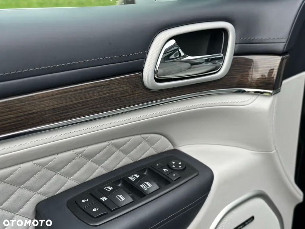 Jeep Grand Cherokee 3.6 V6 Summit - 19