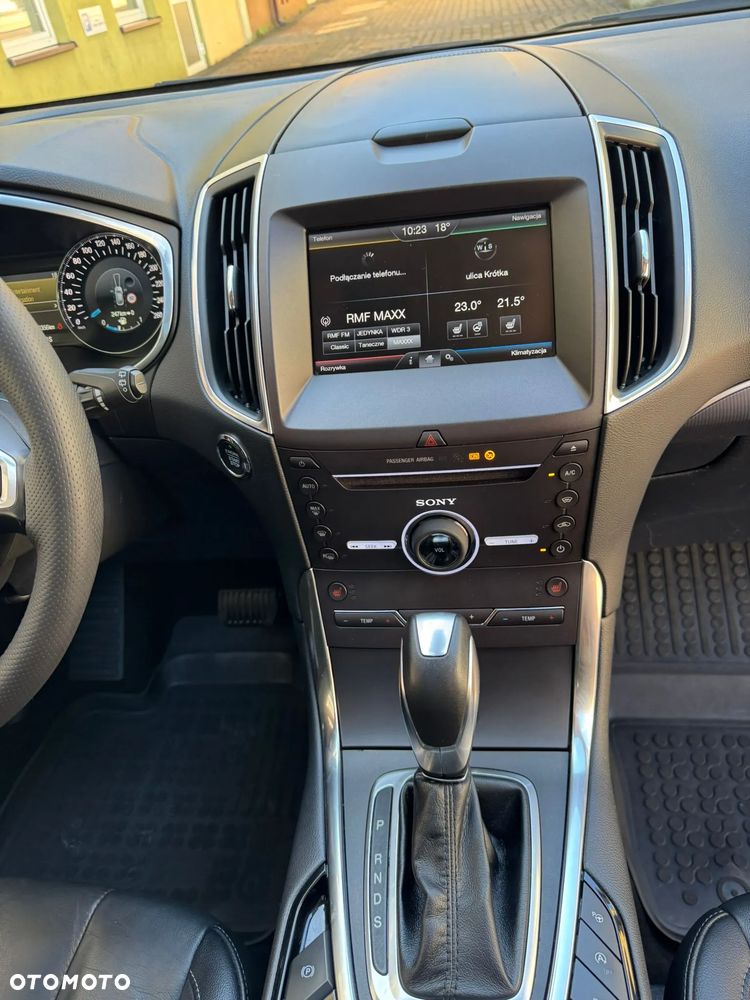 Ford S-Max - 8