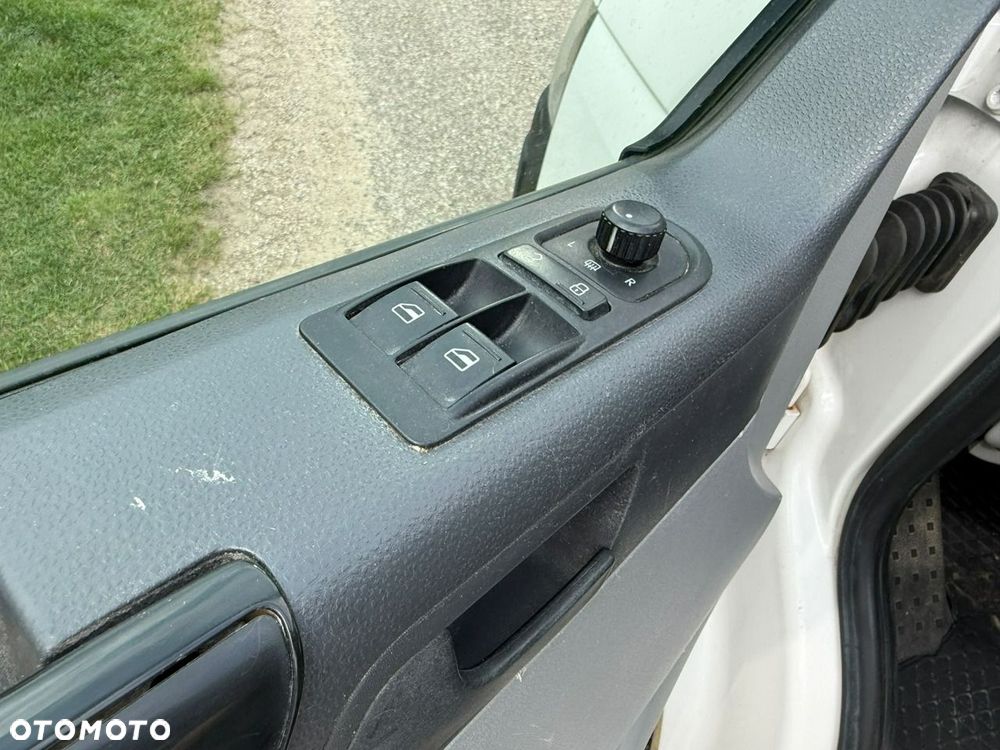 Volkswagen Transporter - 17
