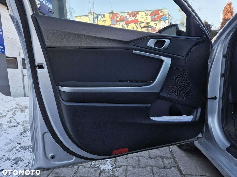 Kia Ceed 1.6 CRDi mHEV M - 12