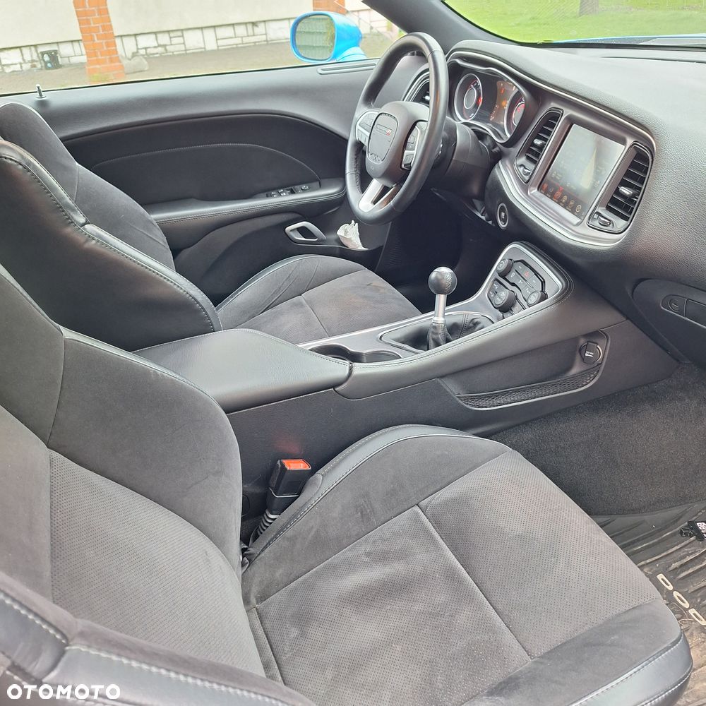 Dodge Challenger - 7