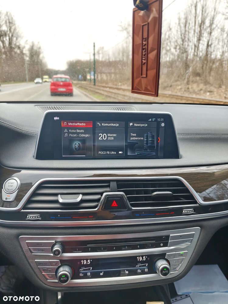 BMW Seria 7 750Li xDrive - 34