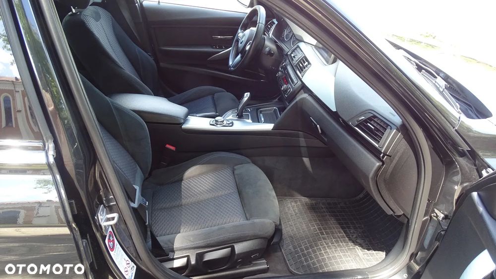 BMW Seria 3 320d Sport-Aut Sport Line - 12