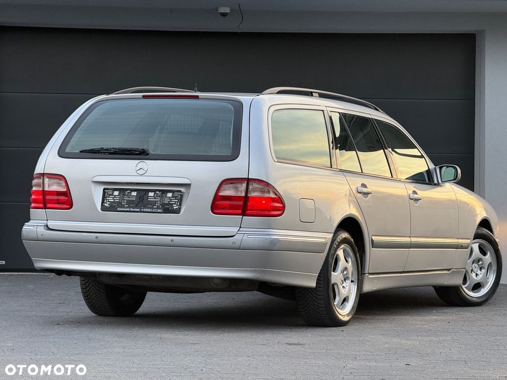 Mercedes-Benz Klasa E 320 T Avantgarde - 3