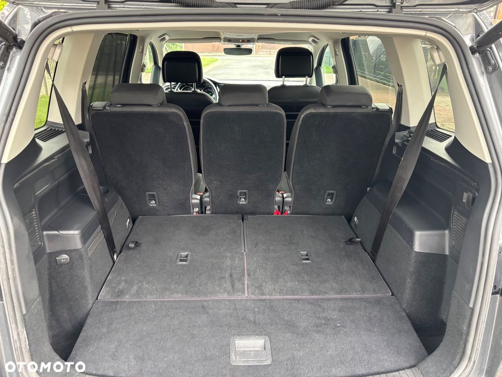 Volkswagen Touran 2.0 TDI SCR DSG Highline - 12