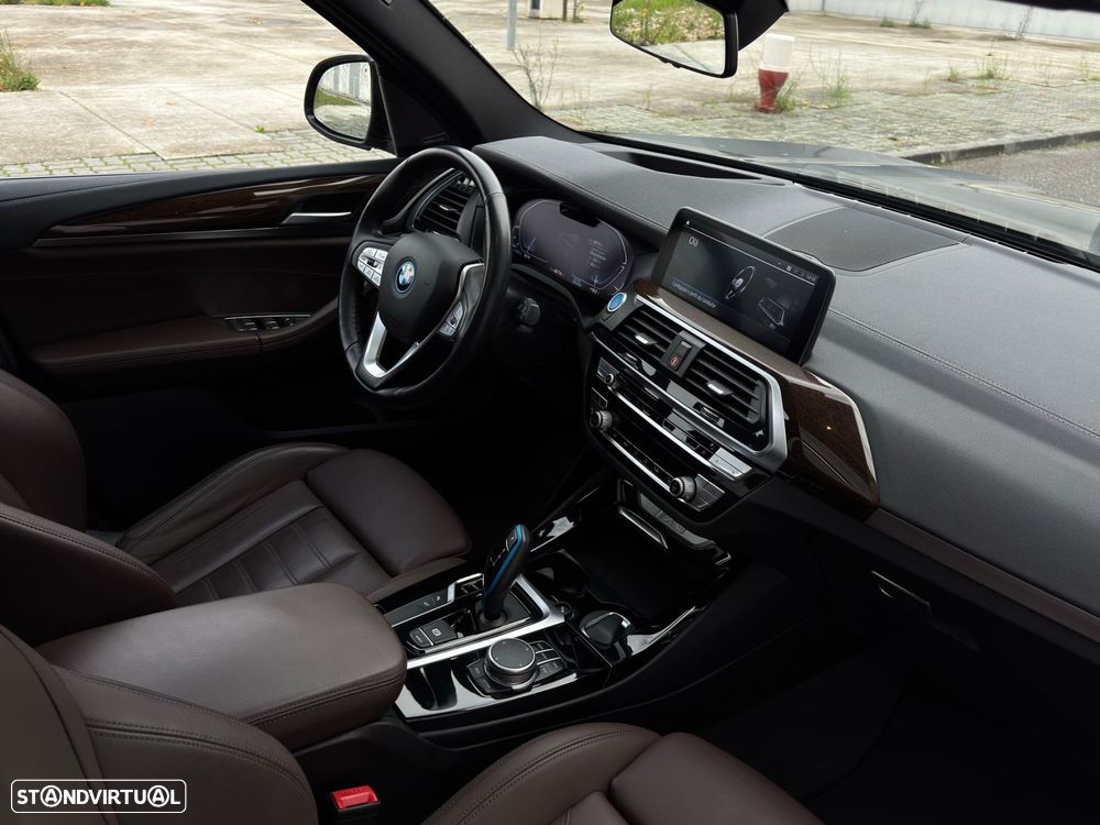 BMW iX3 Inspiring - 8