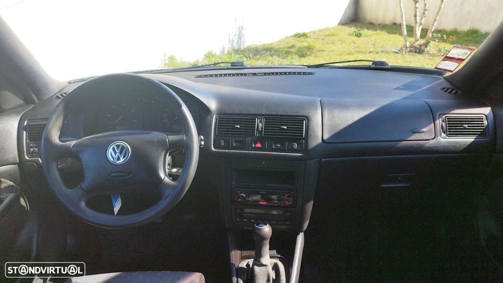 VW Golf - 4
