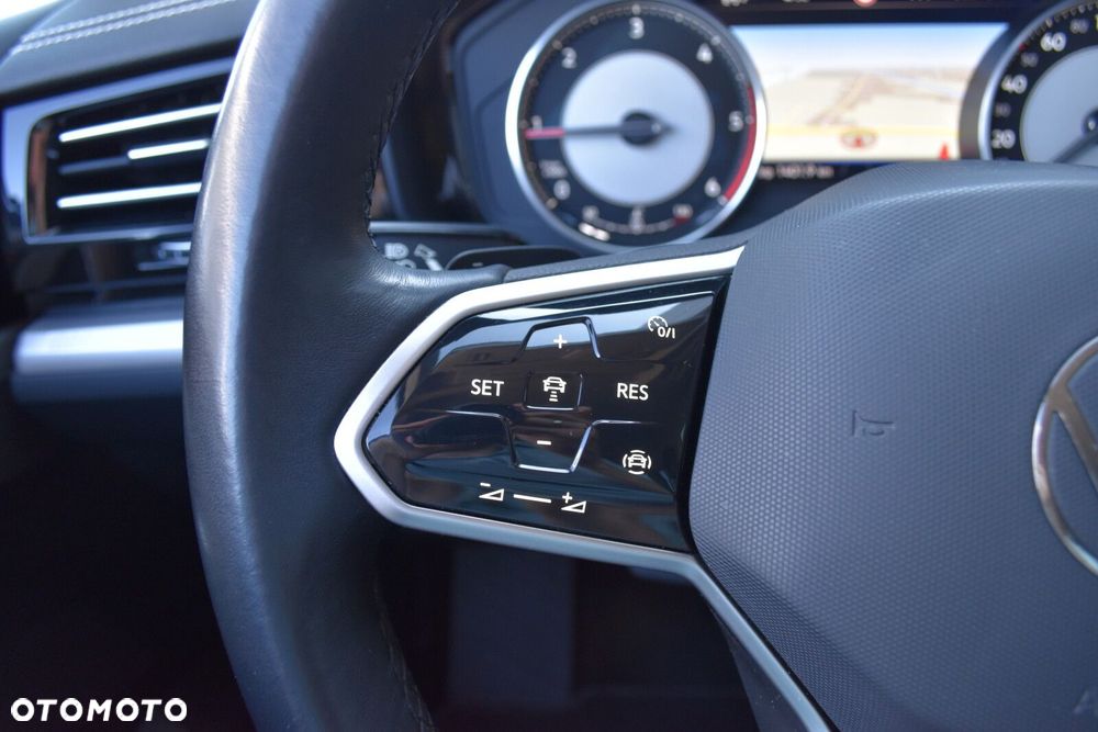 Volkswagen Touareg - 13