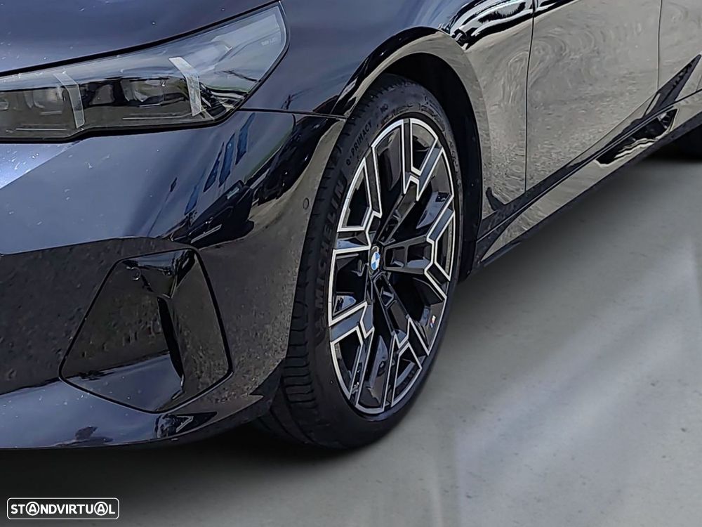 BMW 520 d Pack Desportivo M Pro — fotografia 4