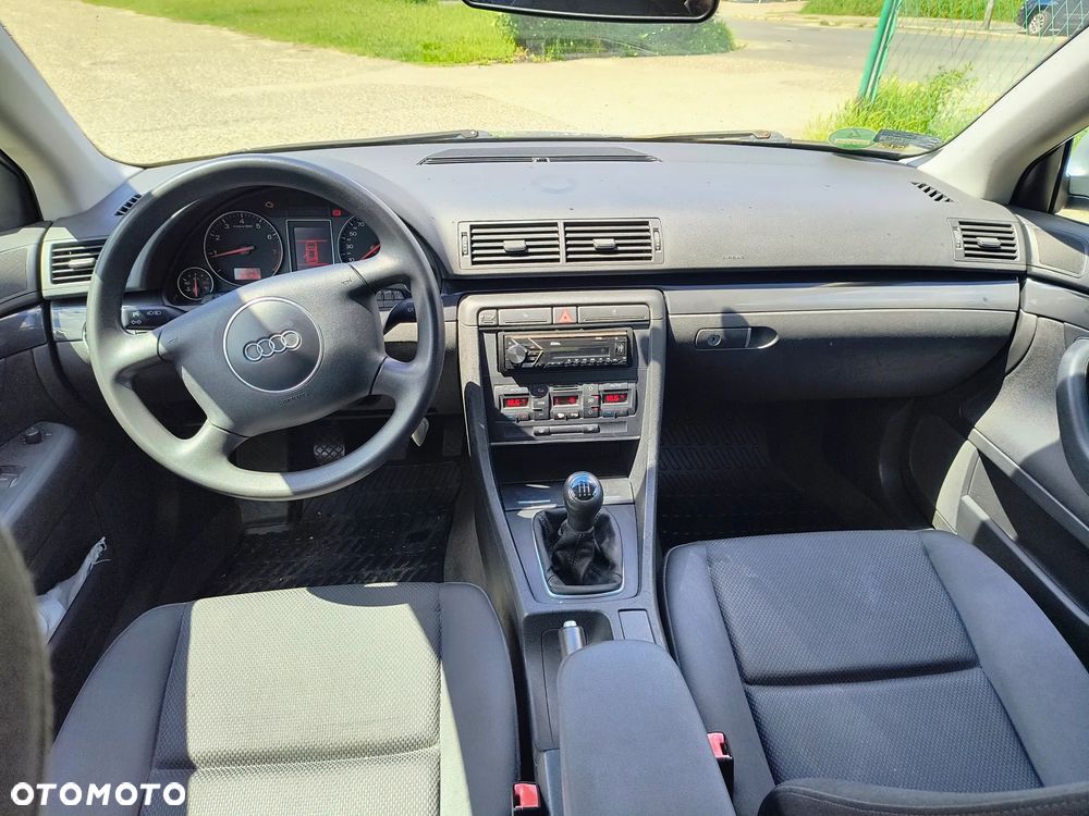 Audi A4 Limousine 1.6 - 9