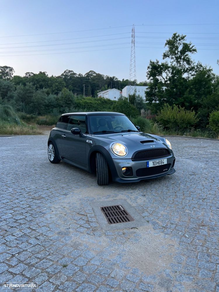 MINI 3 Portas John Cooper Works - 8