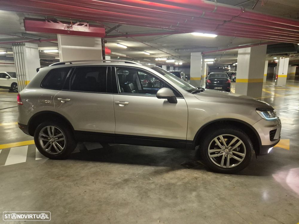 VW Touareg 3.0 TDI V6 Executive Edition - 10