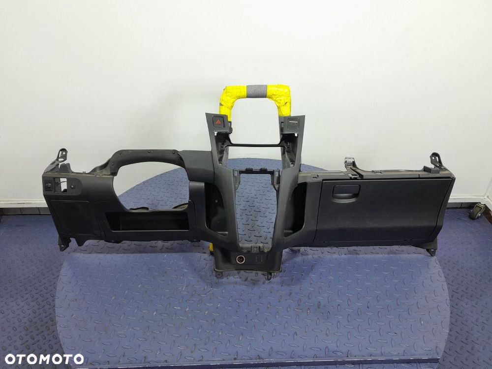 TOYOTA YARIS II LIFT SPÓD DESKI ROZDZIELCZEJ DOLNY KOKPIT - 1
