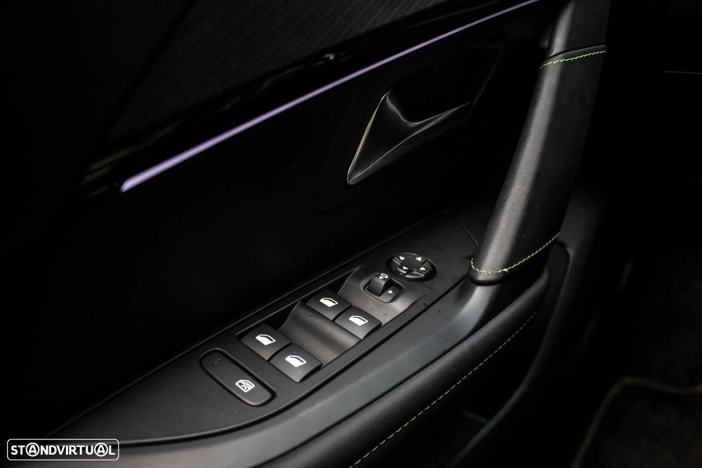 Peugeot 208 1.2 Hybrid GT e-DCS6 - 19