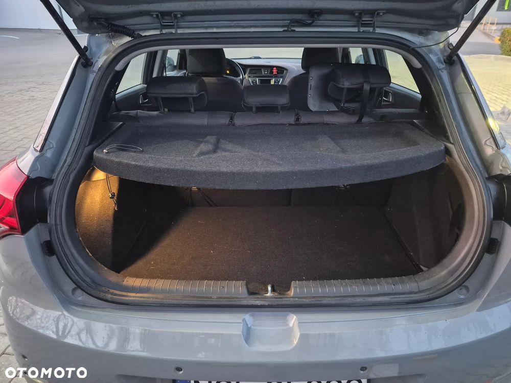 Hyundai i20 1.1 CRDi - 15