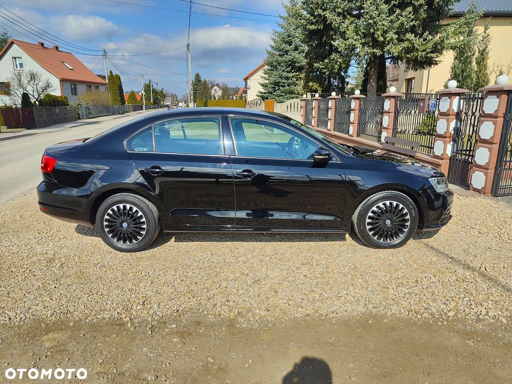 Volkswagen Jetta 2.0 TDI DPF BMT Trendline - 2