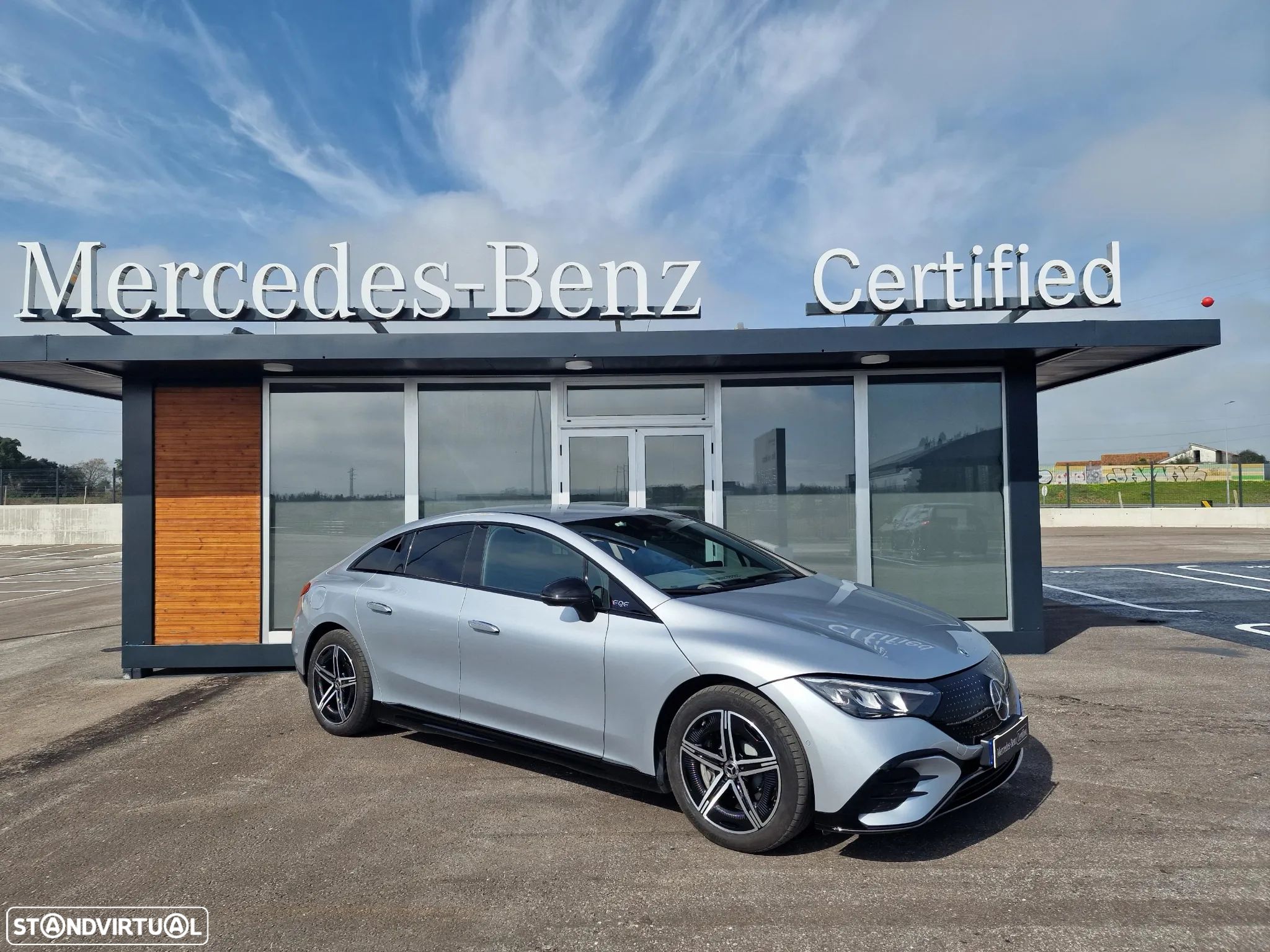 Mercedes-Benz EQE 350 - 1