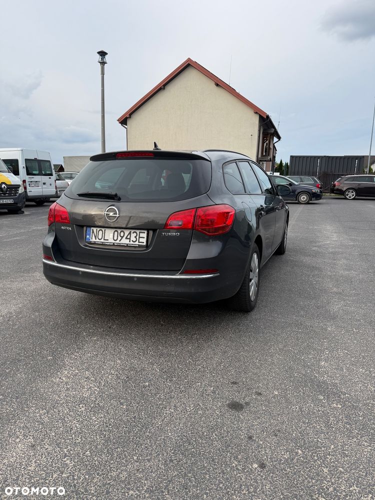 Opel Astra 1.4 T Enjoy - 8