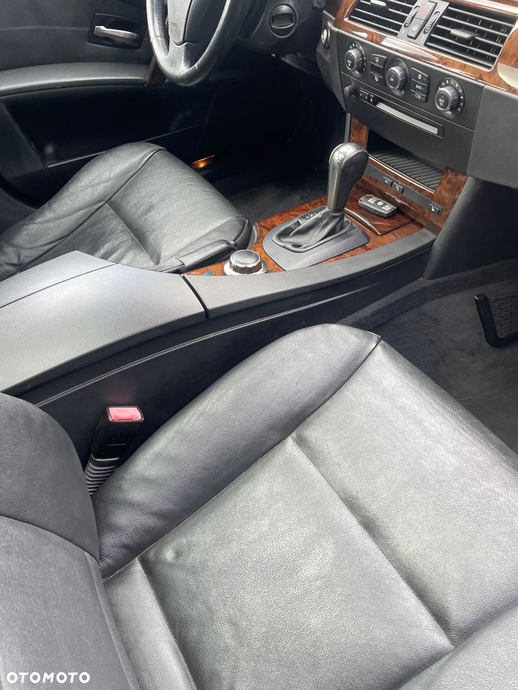 BMW Seria 5 525d - 19