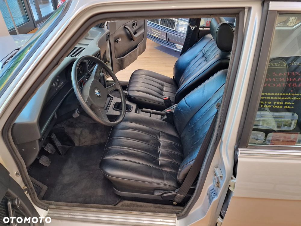 BMW Seria 5 520i - 21