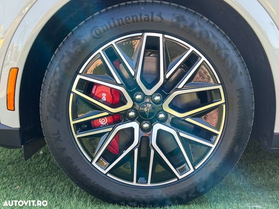 Ford Mustang Mach-E - 10