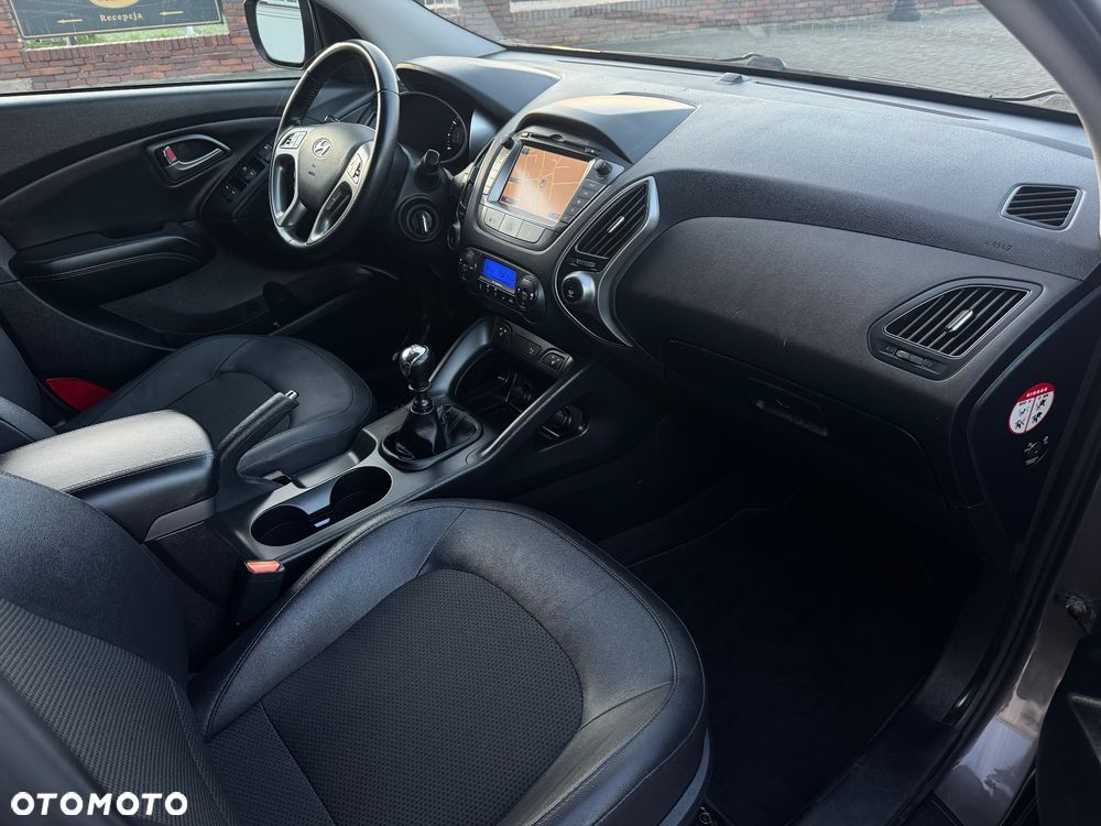 Hyundai ix35 blue 1.6 2WD Finale Gold - 17