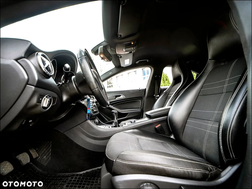 Mercedes-Benz CLA - 32