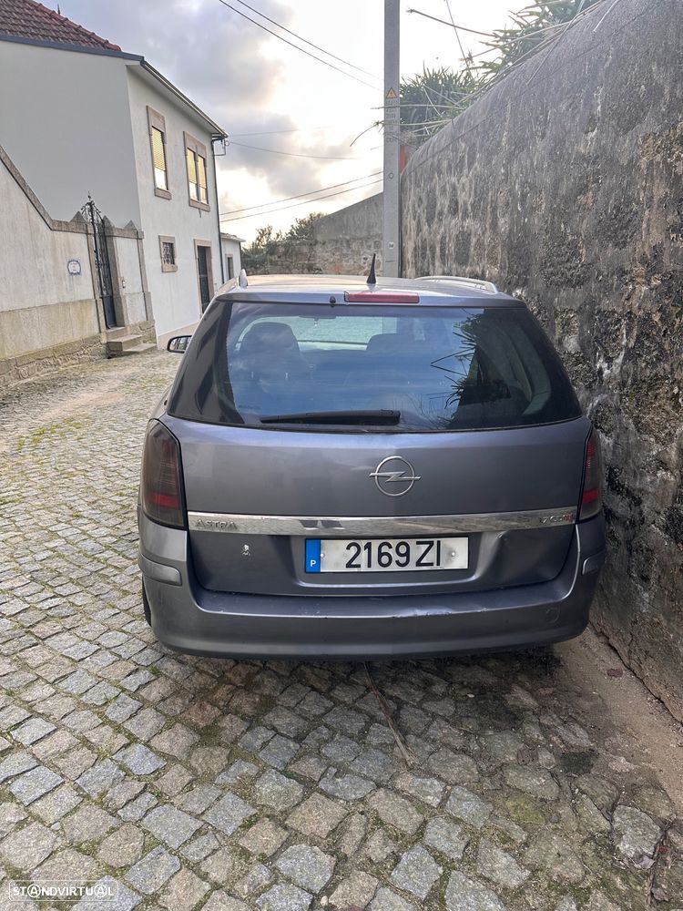 Opel Astra Caravan - 10