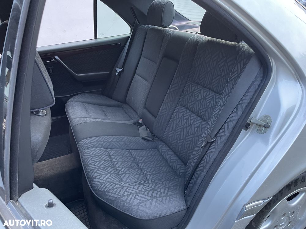 Mercedes-Benz C - 7