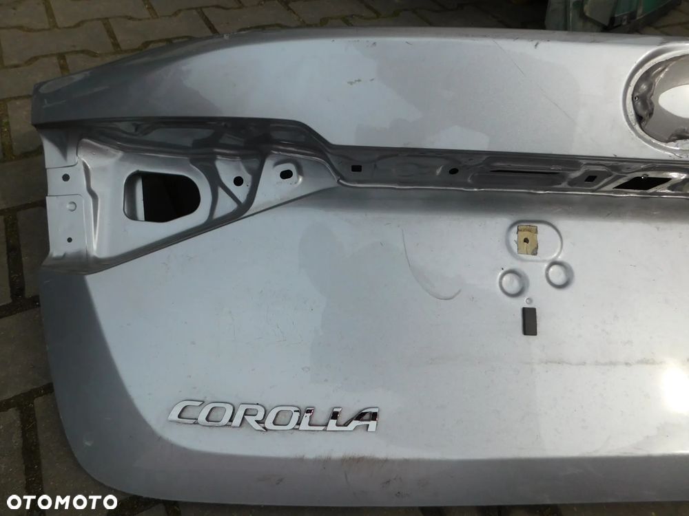 klapa bagażnika TOYOTA COROLLA E21 SEDAN - 6