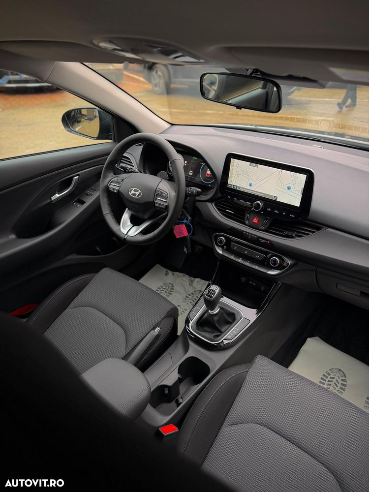 Hyundai i30 1.5 96CP M/T Comfort - 16