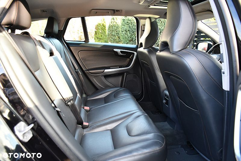 Volvo V60 Cross Country D4 Geartronic Summum - 23