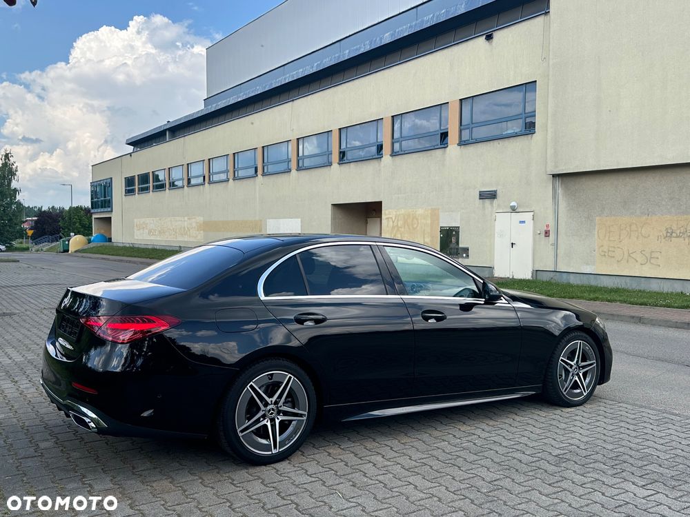 Mercedes-Benz Klasa C 180 9G-TRONIC AMG Line - 12