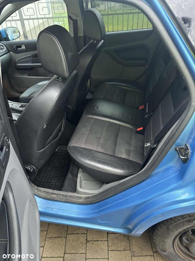 Ford Focus 1.8 FF Platinium X - 24