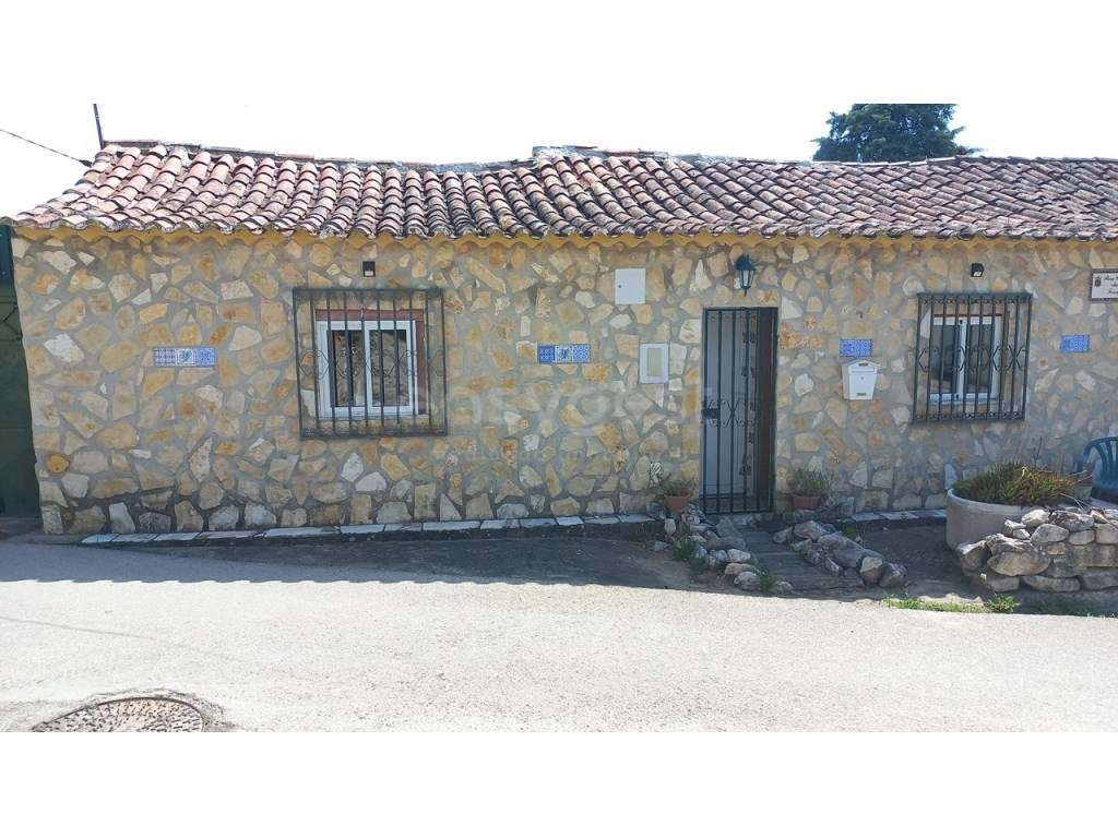 Moradia T2, com garagem, logradouro em Póvoa de Santarém. - Grande imagem: 2/19
