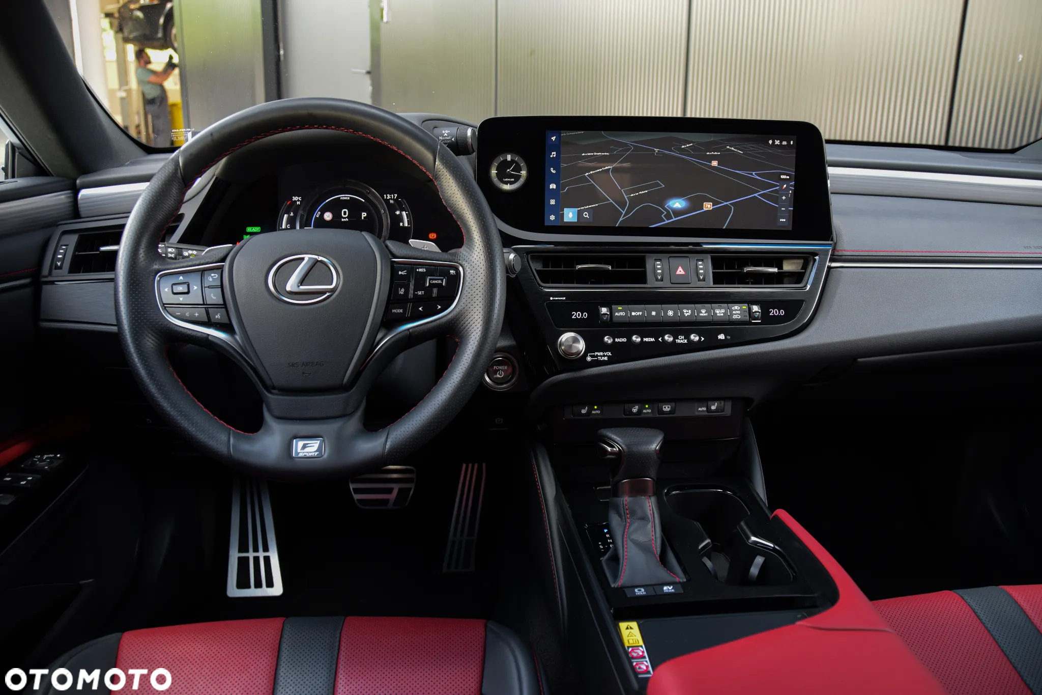 Lexus ES 300h F Sport Edition - 8