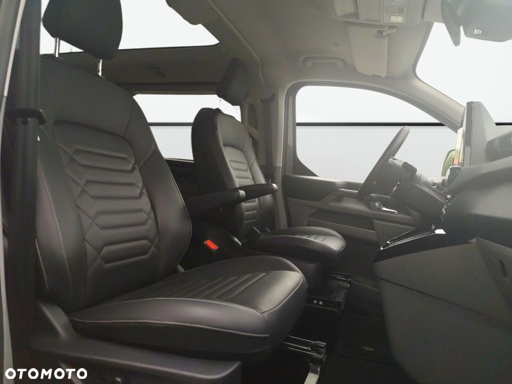 Ford Tourneo Custom - 20