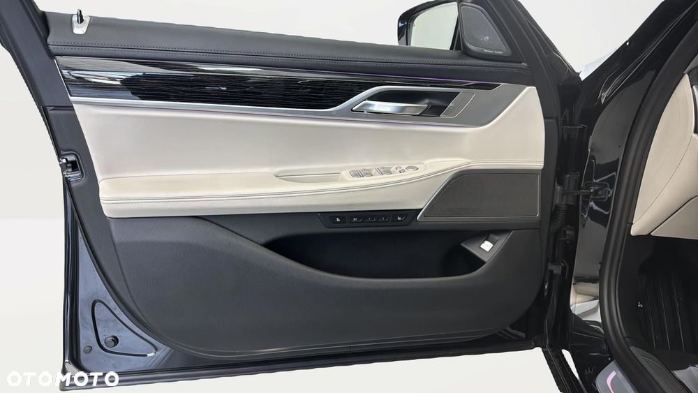 BMW Seria 7 740d xDrive mHEV sport - 11